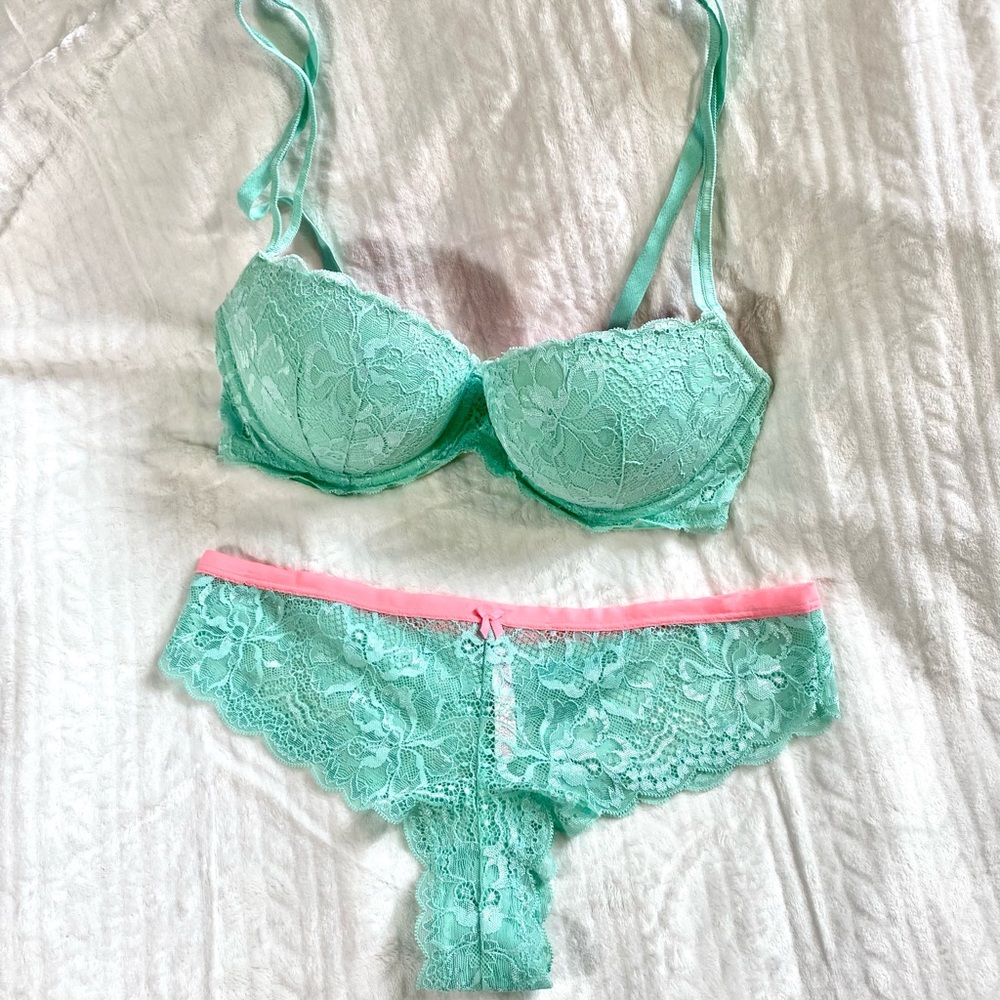 Date Bra Set PINK by Victoria’s Secret